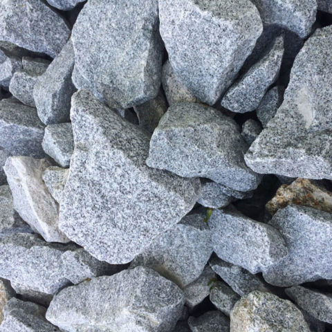 Bloc de granit gris-claire (200/400Kg)