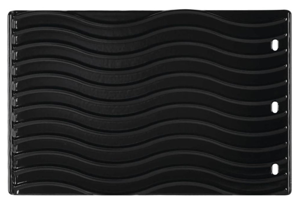 Nordica FAMILY 4,5 droite Revêtement extérieur en acier porcelainé. Porte feu panoramique avec
